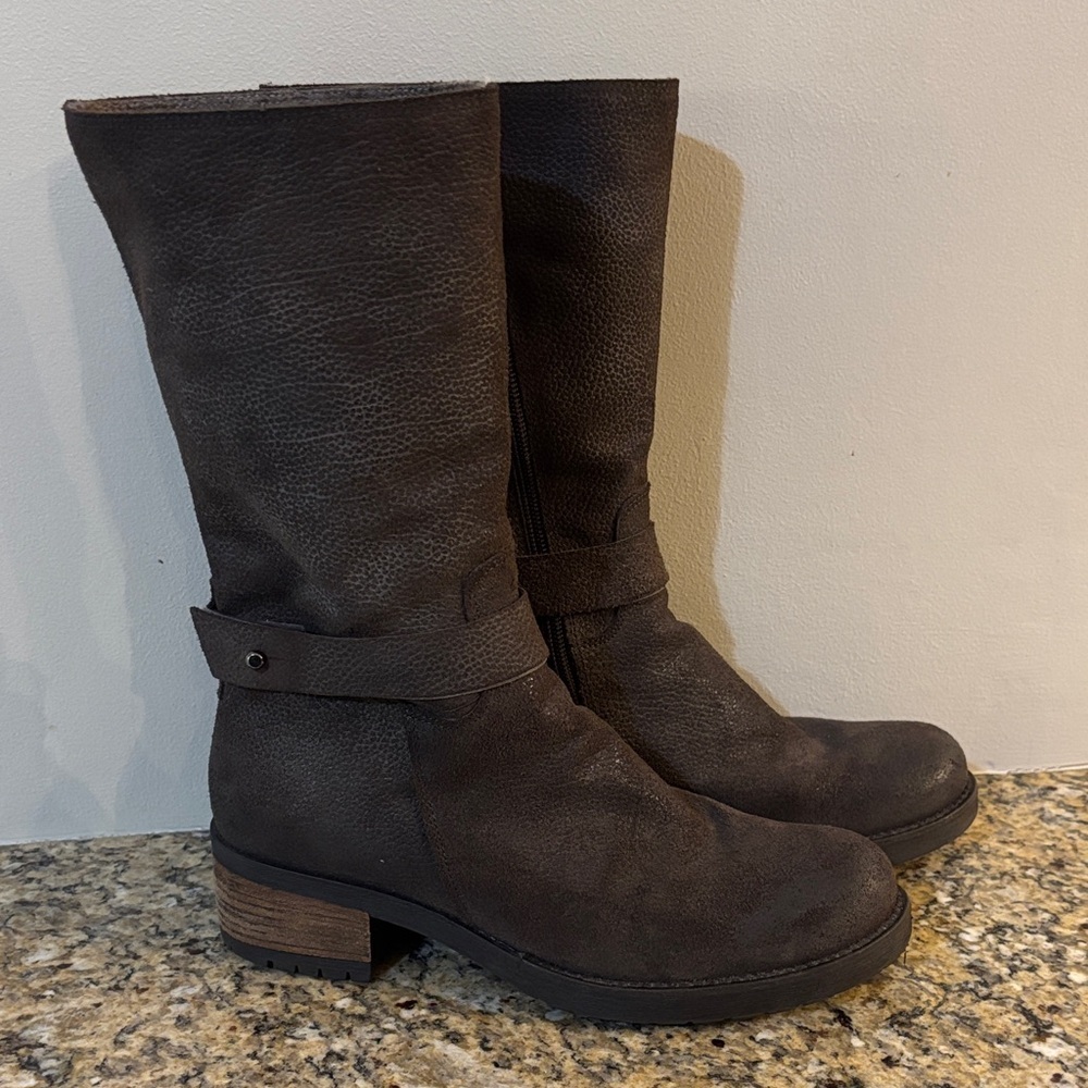 Isle‎ Jacobsen stylish brown boots, fits size 7.5